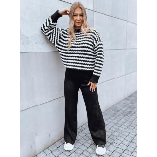 Fekete, bő női nadrág