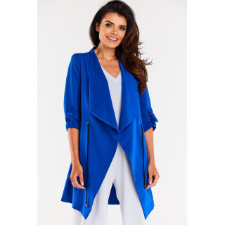 Bő kék zakó, derekán megkötővel