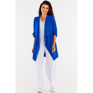 Bő kék zakó, derekán megkötővel