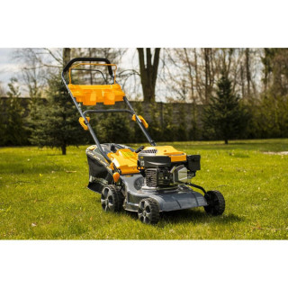 Benzínová kosačka na trávu s pohonom a objemom koša 62L
