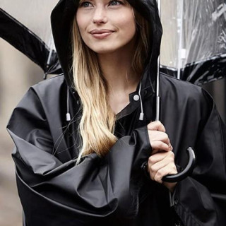 Univerzális fekete esőköpeny