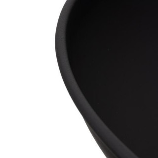 Nagy kerti tűzrakó hely fogantyúkkal és állvánnyal