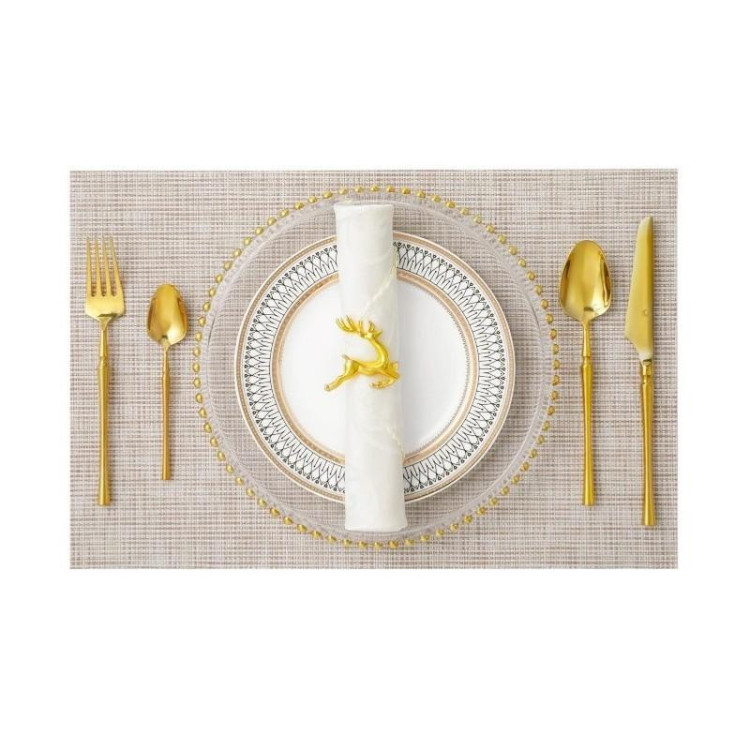 Téglalap alakú bézs asztalterítő