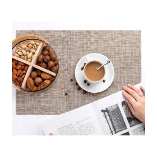 Téglalap alakú bézs asztalterítő