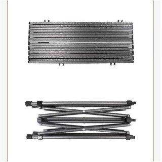 Barna összecsukható turistaasztal