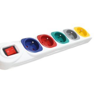 5 m-es hosszabbító kábel 5 aljzattal KD4010