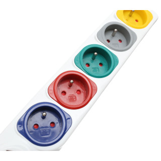 Hosszabbító kábel 1,5 m 5 aljzat KD4008