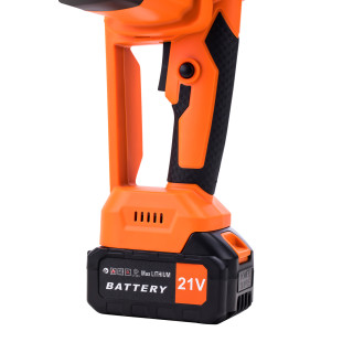 Akkus fűrész 2x21V 4Ah + tartozékok KD5125