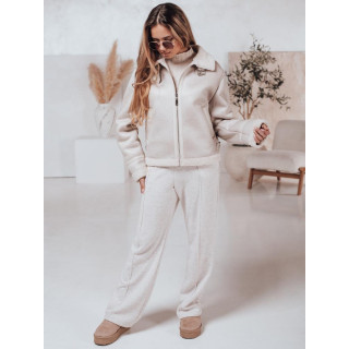 Fehér színű, szőrmével díszített velúr női kabát TY4739