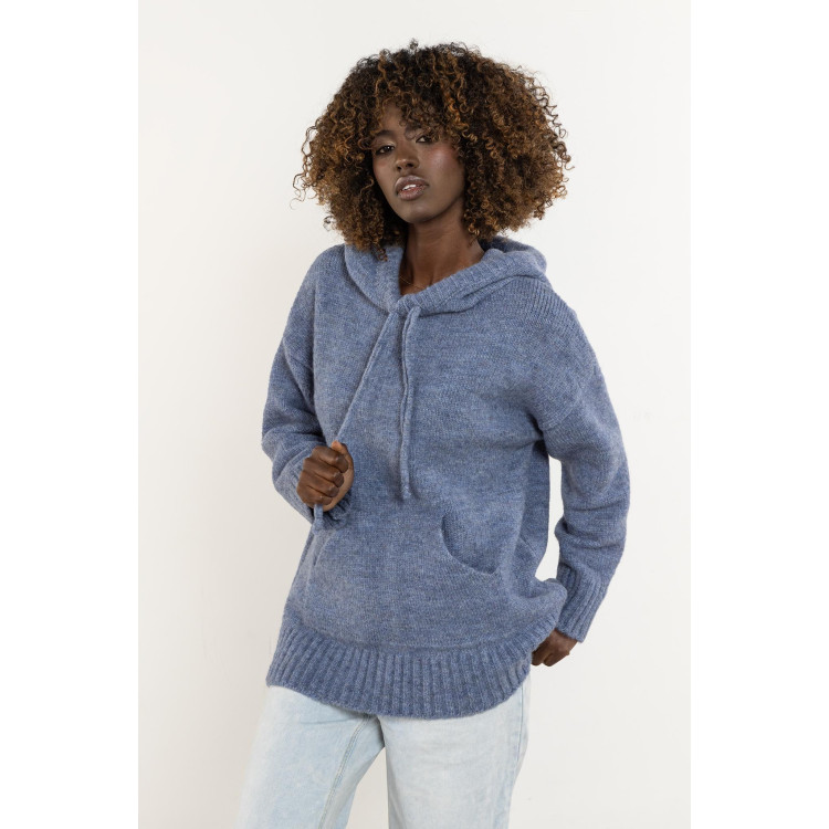 Kék gyapjú pulóver kapucnival