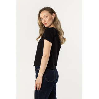 Női fekete póló félkör alakú nyakkivágással