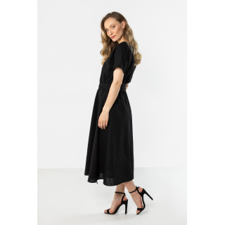 Fekete lenvászon ruha, derekán megkötővel